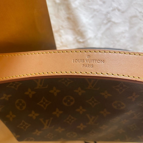 Louis Vuitton Sully MM Purse - Picture 10 of 12
